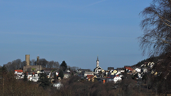 Blick auf Oberreifenberg mit Burg