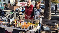 Eine-Welt-Team Usingen zu Gast auf dem Usinger Wochenmarkt